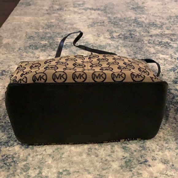 GUC MICHAEL KORS purse - Picture 3 of 10